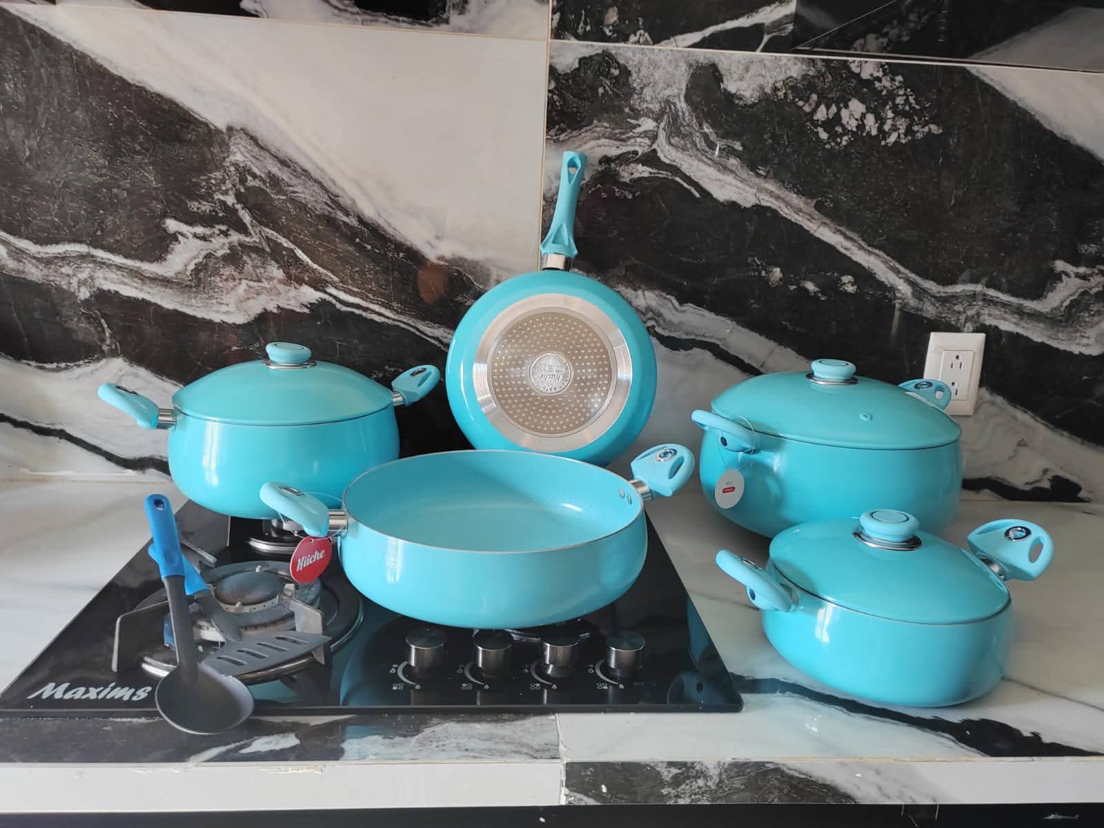 Bateria de cocina turquesa Kuche